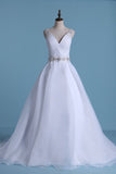 2024 Open Back V Neck Wedding Dresses Organza With Beads P9RDK8Q4