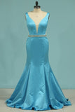 2024 V Neck Open Back Satin With Beading Prom Dresses PD2GDZ8M