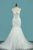 2024 Strapless Mermaid/Trumpet Wedding Dresses Court Train With P929FK1S