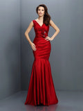 Trumpet/Mermaid V-neck Hand-Made Flower Sleeveless Long Taffeta Bridesmaid Dresses TPP0005170