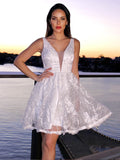 A-Line/Princess Lace Applique V-neck Sleeveless Short/Mini Homecoming Dresses TPP0004821